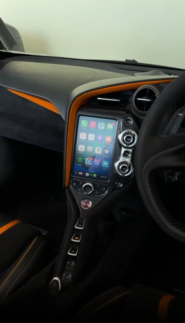 McLaren | Wireless Carplay Box