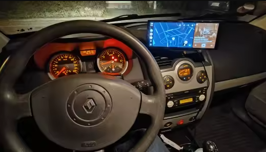 Universal | 10" Portable CarPlay Screen